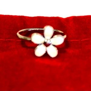 Authentic Pandora white enamel daisy ring